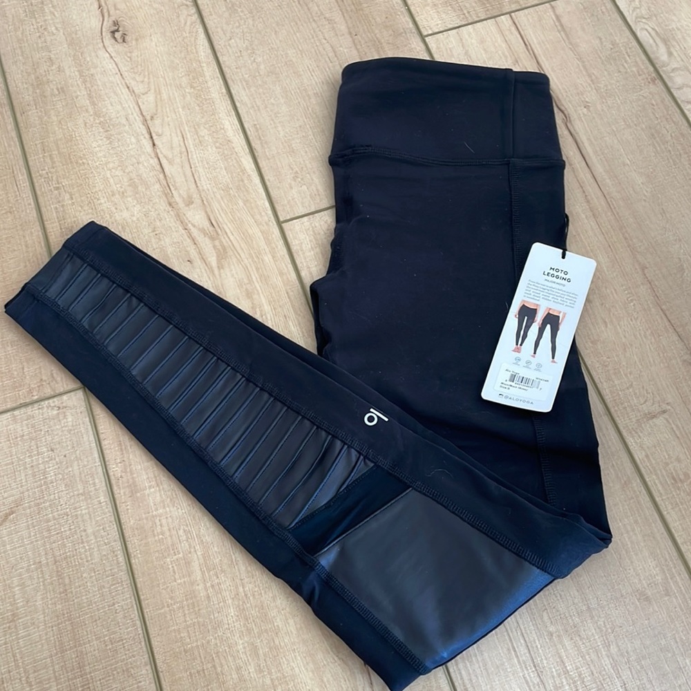 Alo Yoga Moto leggings